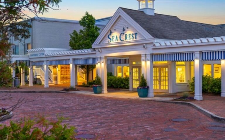 image of sea crest hotel for cape cod and island show location
