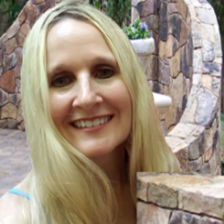 Kathy Scott Headshot
